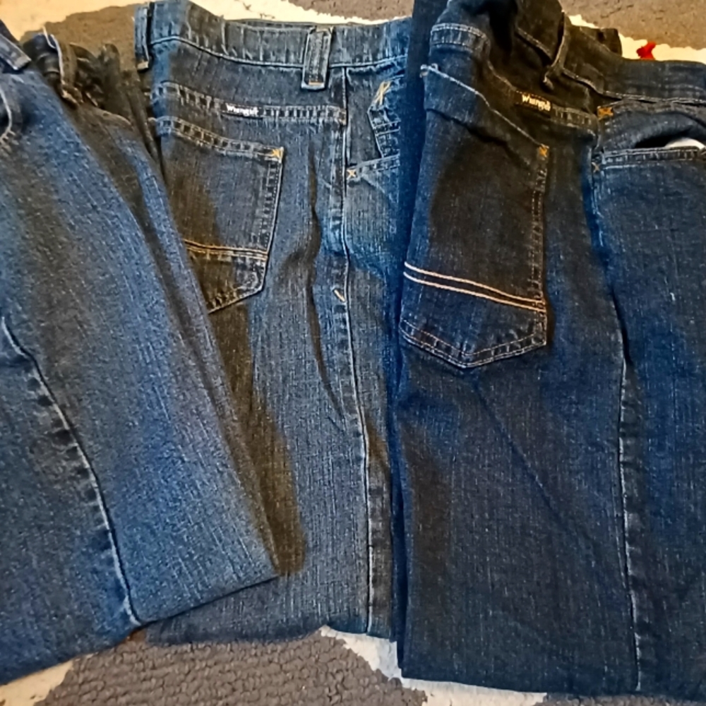 3 pair wrangler jeans